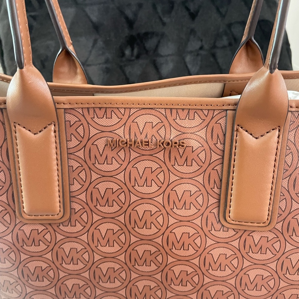 BNWOT Michael Kors Tan Logo Tote Bag - Picture 6 of 9